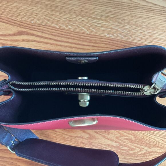 Coach Red Leather Medium Shoulder bucket Bag - Picture 6 of 8